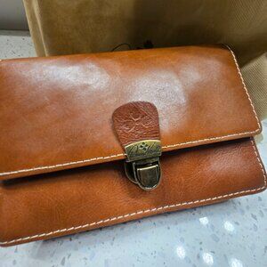 Patricia Nash Lanza Crossbody Purse in Brown Leather w/brass hardware